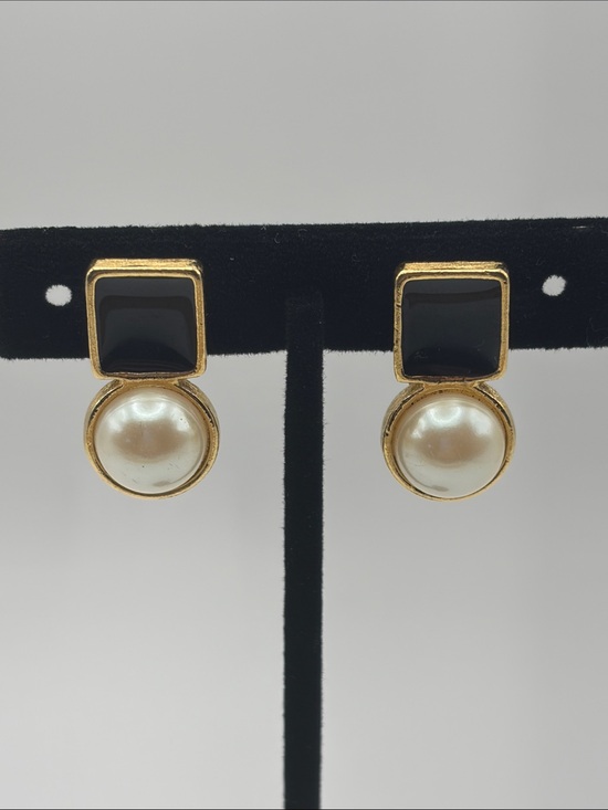 Richelieu Jewelry - Richelieu Vintage Black Enamel/Faux Pearl Gold Tone Clip On Earrings
